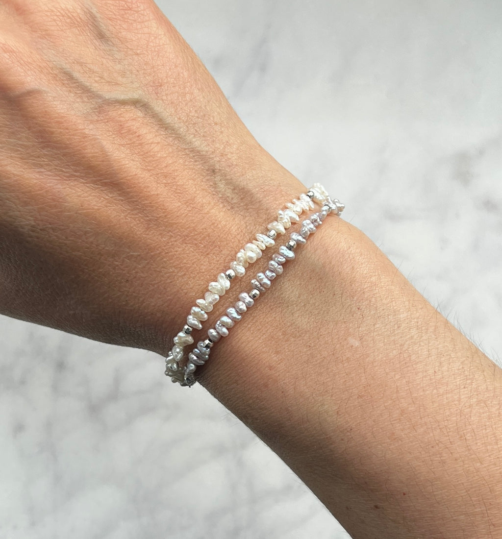 Sterling silver and mauve freshwater pearl bracelet.