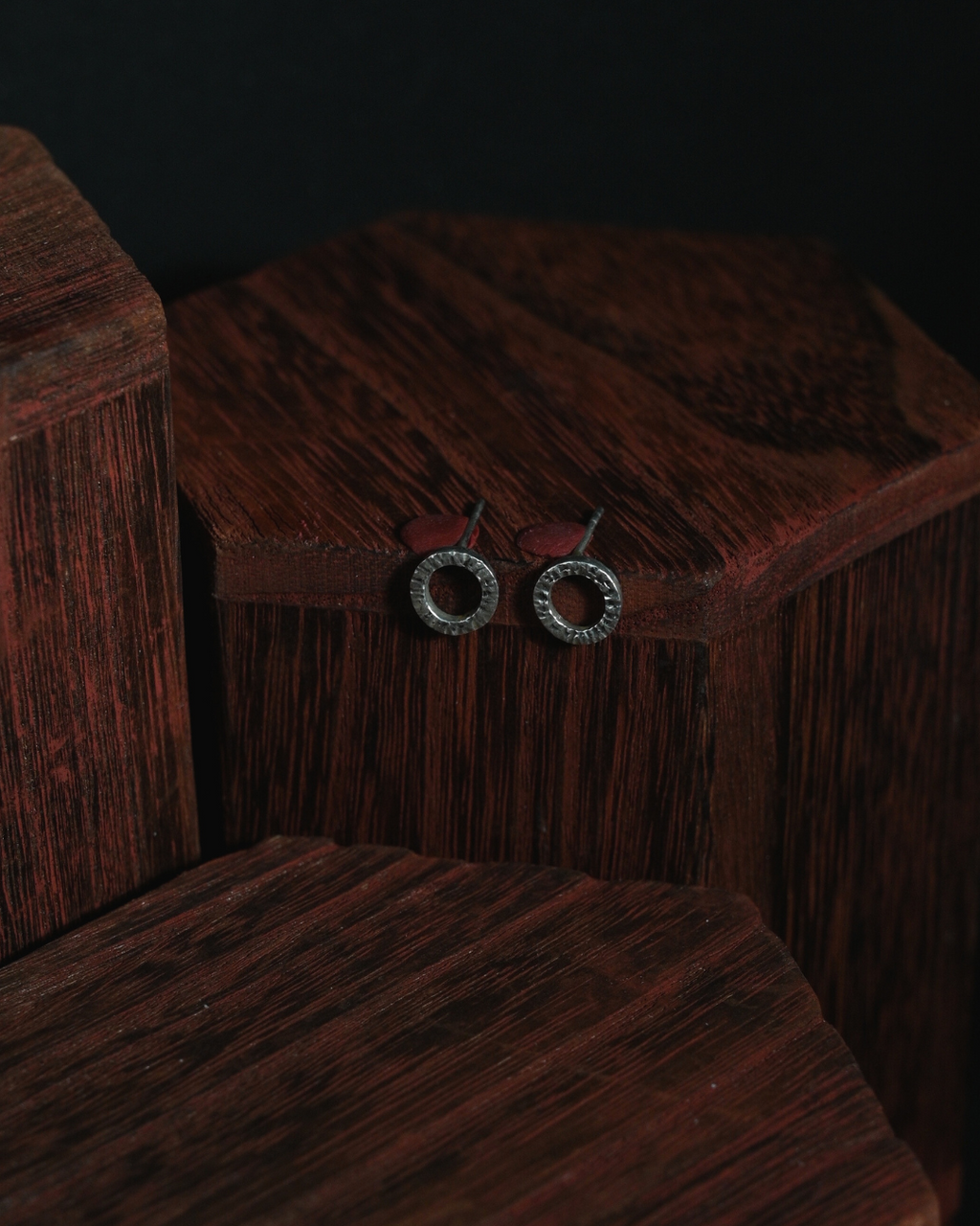 Textured ring earring