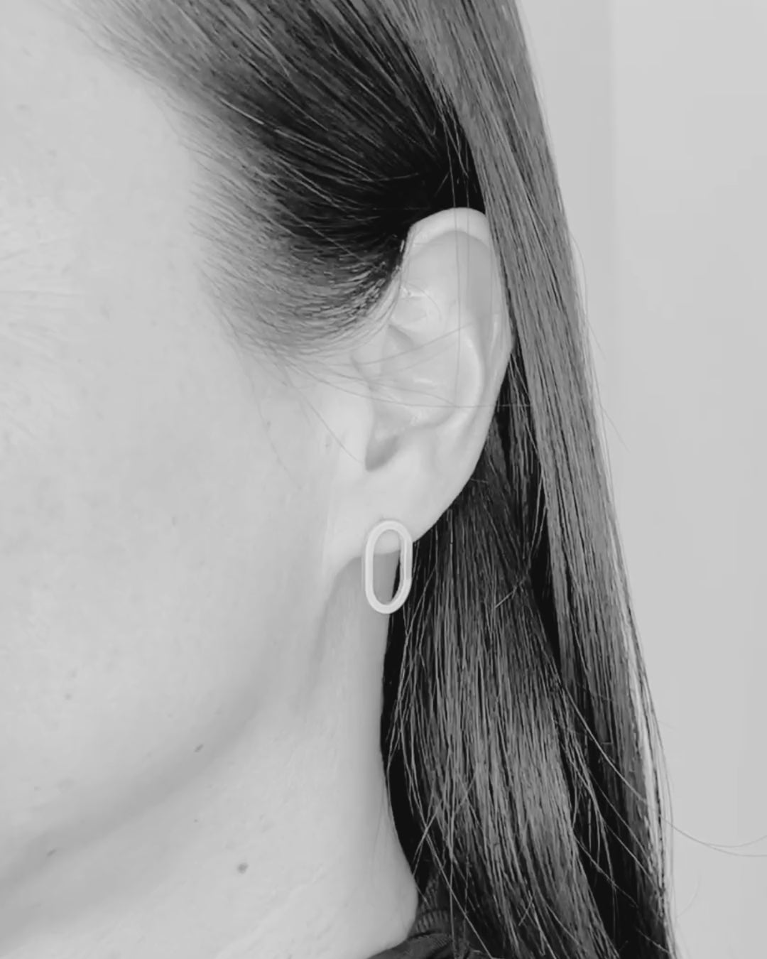 Oval ring earring